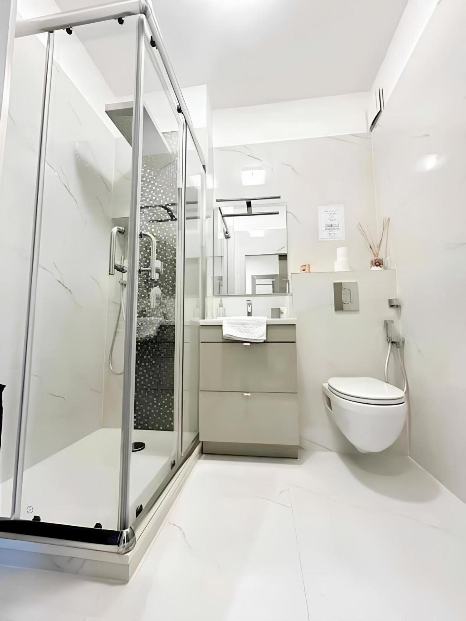 Il Gioiello : 2 Pers, Clim, Piscine, Parking Appartement Antibes