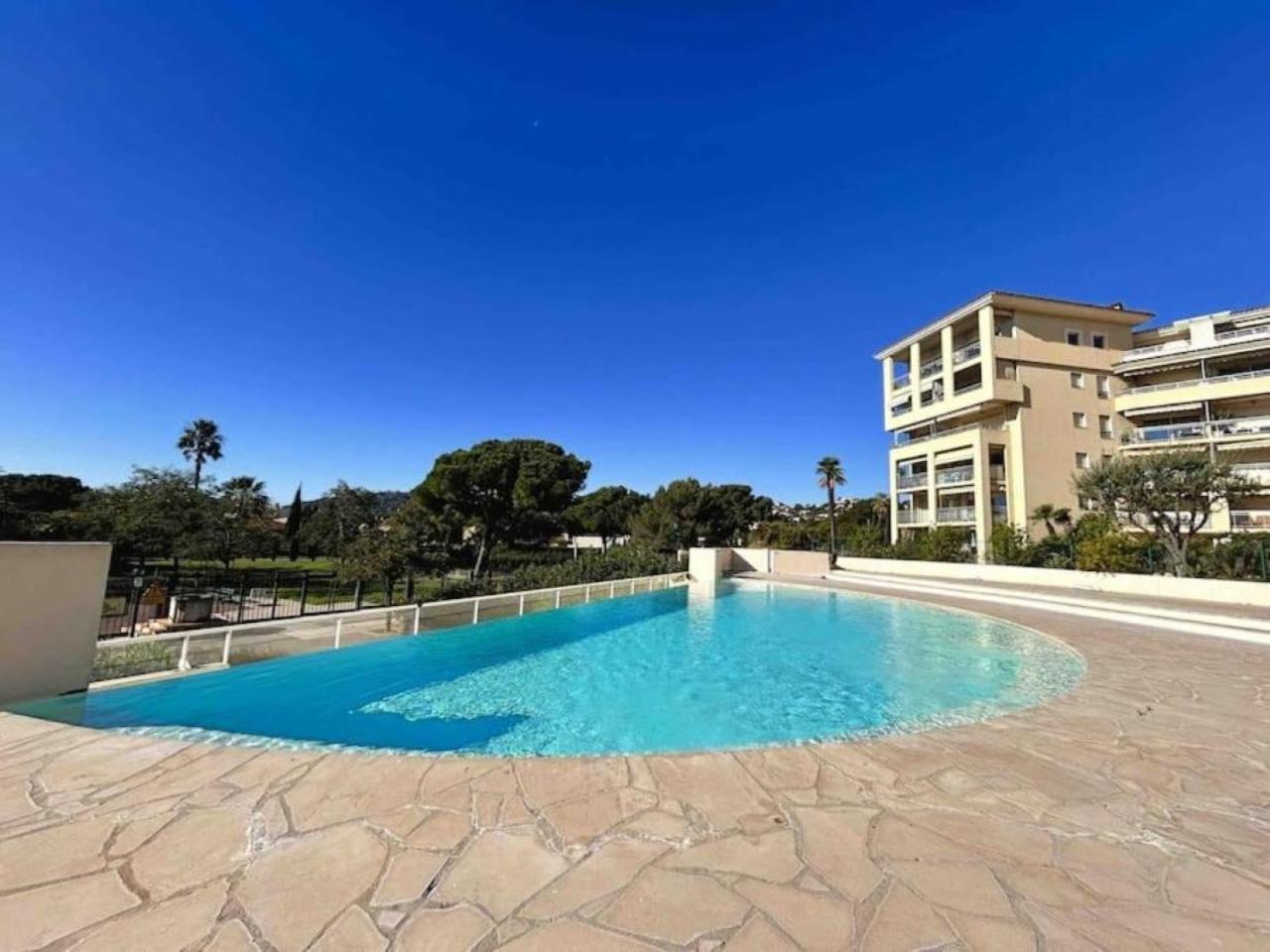 Il Gioiello : 2 Pers, Clim, Piscine, Parking